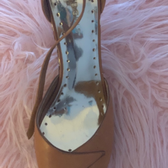 BCBGirls peep toe heels - Picture 3 of 4